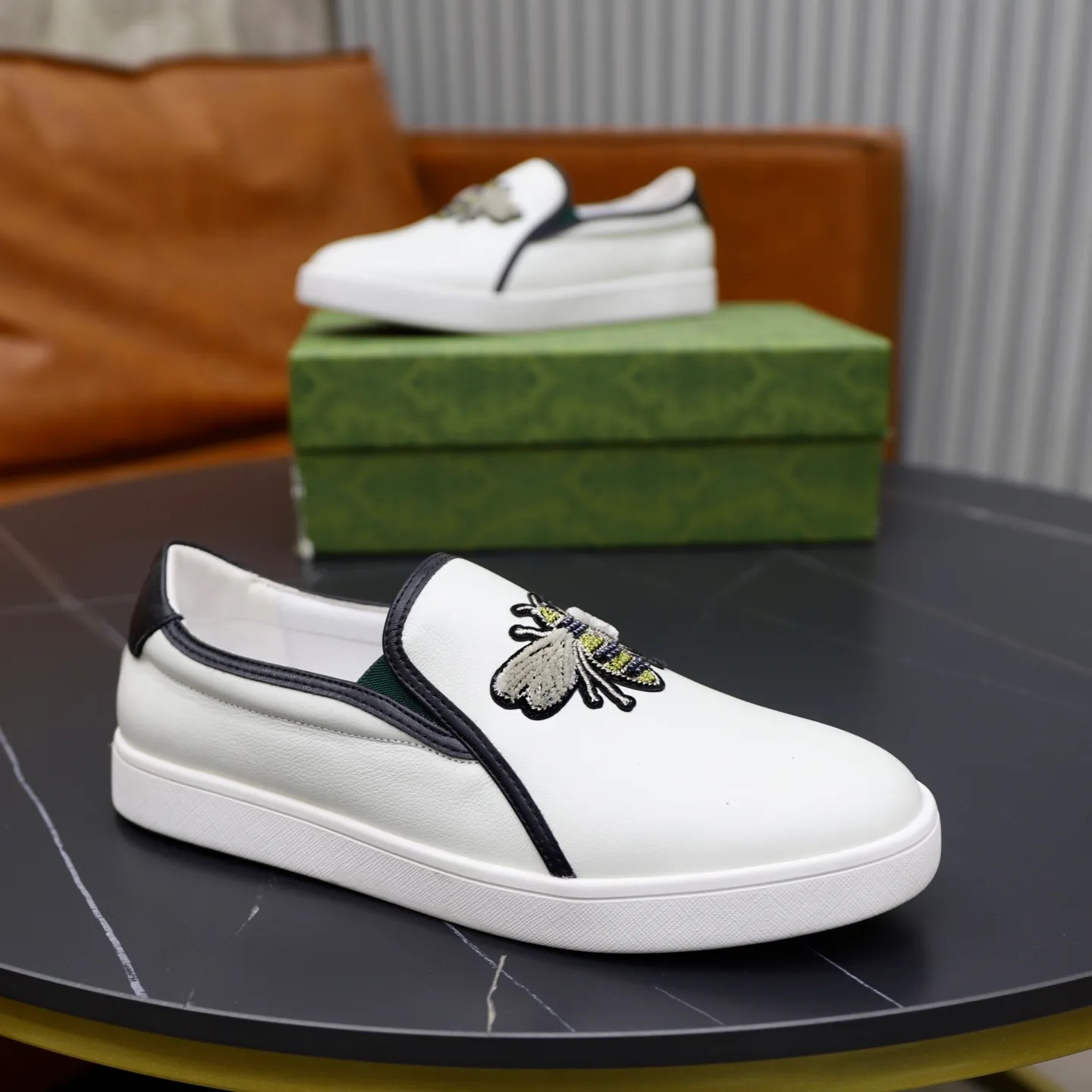 Ex-factory price: 440💰🙅‍♂️🙅‍♂️🙅‍♂️ Brand: Gucci GuCCI Standard code: 38-44 (45 customized) Grade: Same as the official website Material: Original leather splicing Comfortable and breathable pigskin lining Lightweight and wear-resistant sports outsole Style category: Men's fashionable casual shoes Running sneakers Distinguished luxury brand elements Top luxury Color: actual picture color